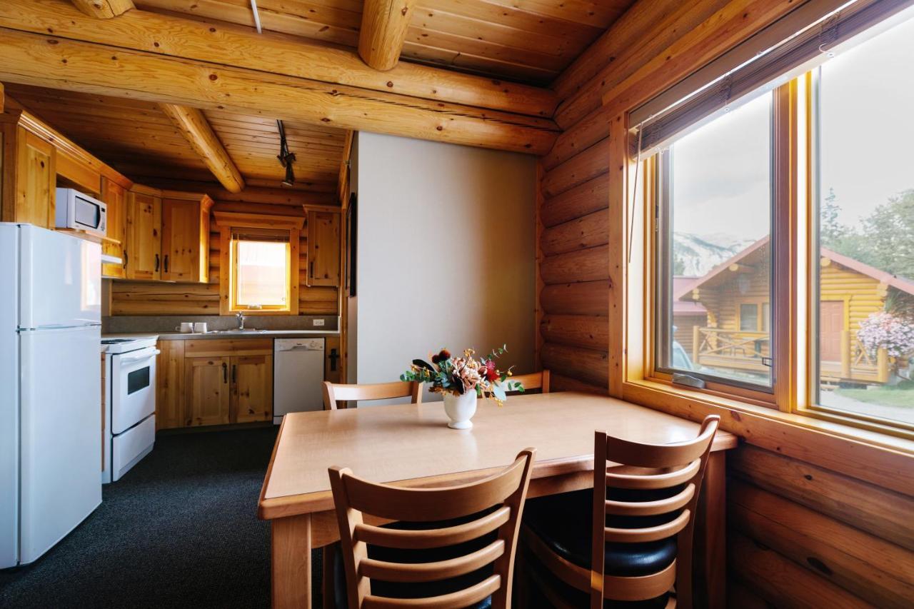 Miette Mountain Cabins Джаспер Экстерьер фото